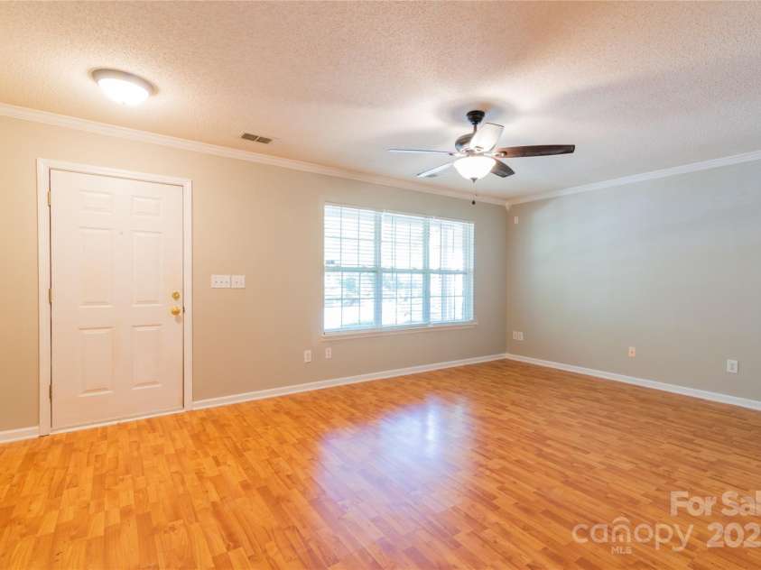 10763 Holly Ridge Boulevard, Charlotte, NC 28216.  MLS# CAR4274578, YatesRealty ID 30065. 