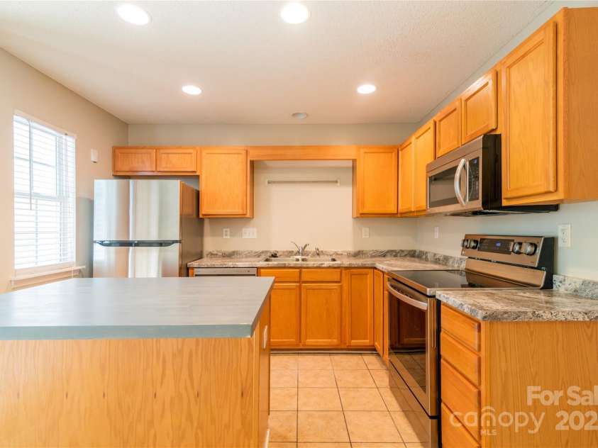 10763 Holly Ridge Boulevard, Charlotte, NC 28216.  MLS# CAR4274578, YatesRealty ID 30065. 