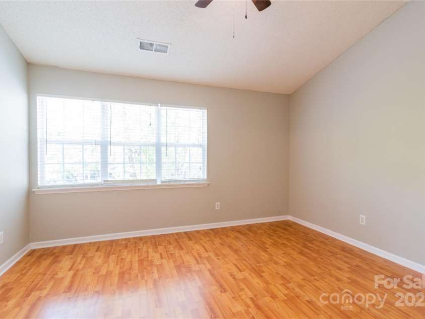 10763 Holly Ridge Boulevard, Charlotte, NC 28216.  MLS# CAR4274578, YatesRealty ID 30065. 