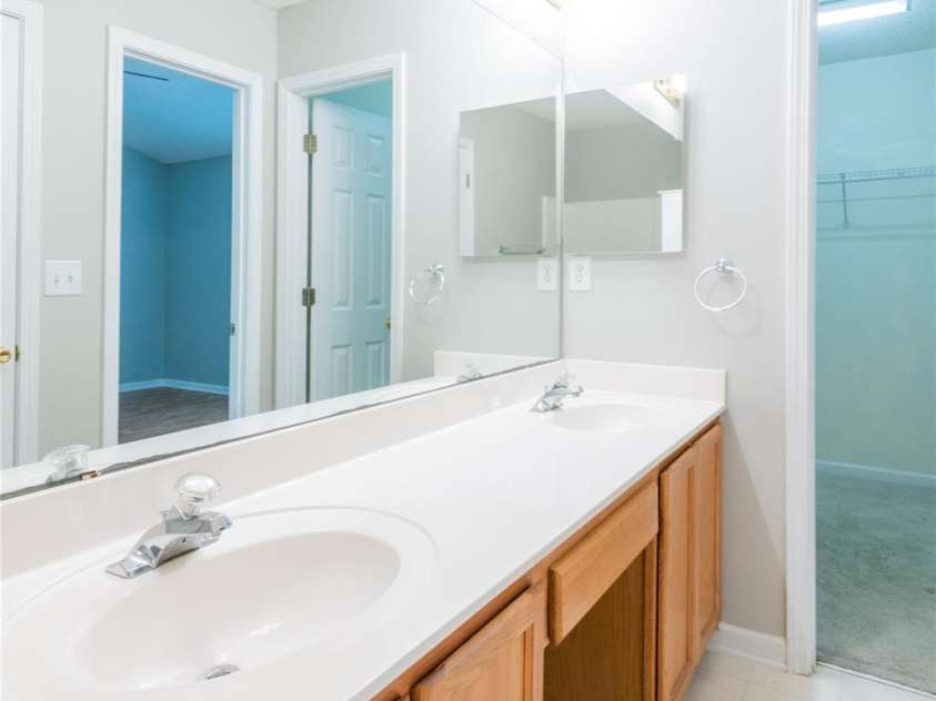 10763 Holly Ridge Boulevard, Charlotte, NC 28216.  MLS# CAR4274578, YatesRealty ID 30065. 