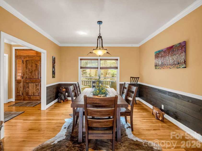 140 Mount Hebron Road, Hendersonville, NC 28739.  MLS# CAR4350162, YatesRealty ID 30065. Dining Room