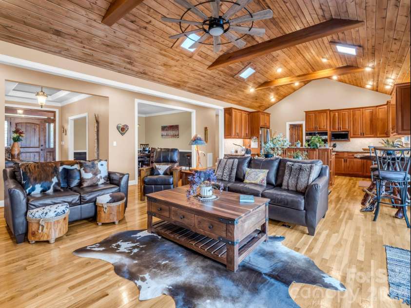 140 Mount Hebron Road, Hendersonville, NC 28739.  MLS# CAR4350162, YatesRealty ID 30065. Open Concept