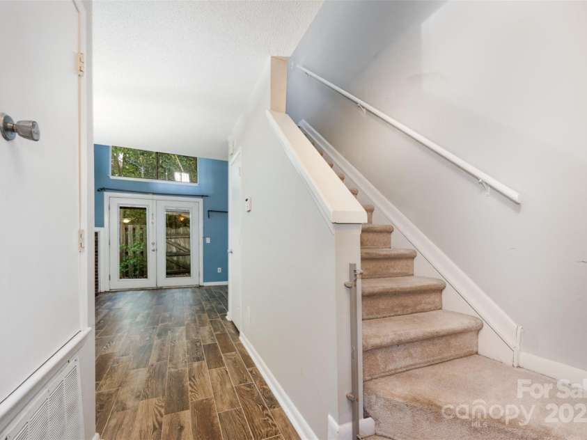 3131 Heathstead Place, Charlotte, NC 28210.  MLS# CAR4252904, YatesRealty ID 30066. 