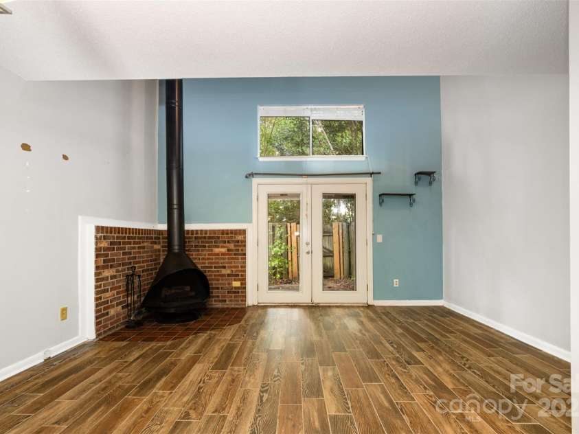 3131 Heathstead Place, Charlotte, NC 28210.  MLS# CAR4252904, YatesRealty ID 30066. 