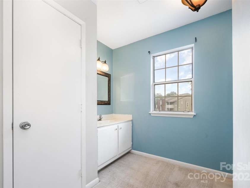 3131 Heathstead Place, Charlotte, NC 28210.  MLS# CAR4252904, YatesRealty ID 30066. 