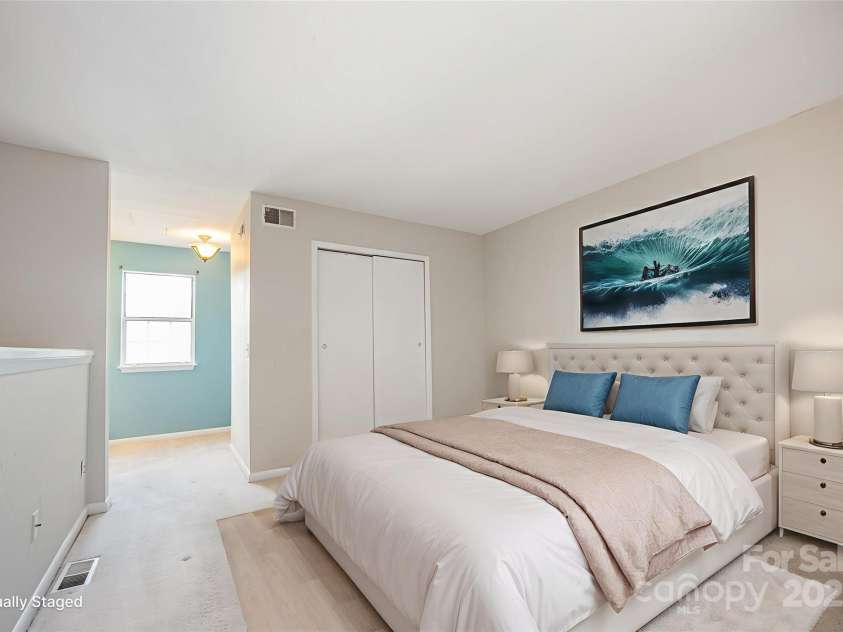 3131 Heathstead Place, Charlotte, NC 28210.  MLS# CAR4252904, YatesRealty ID 30066. 