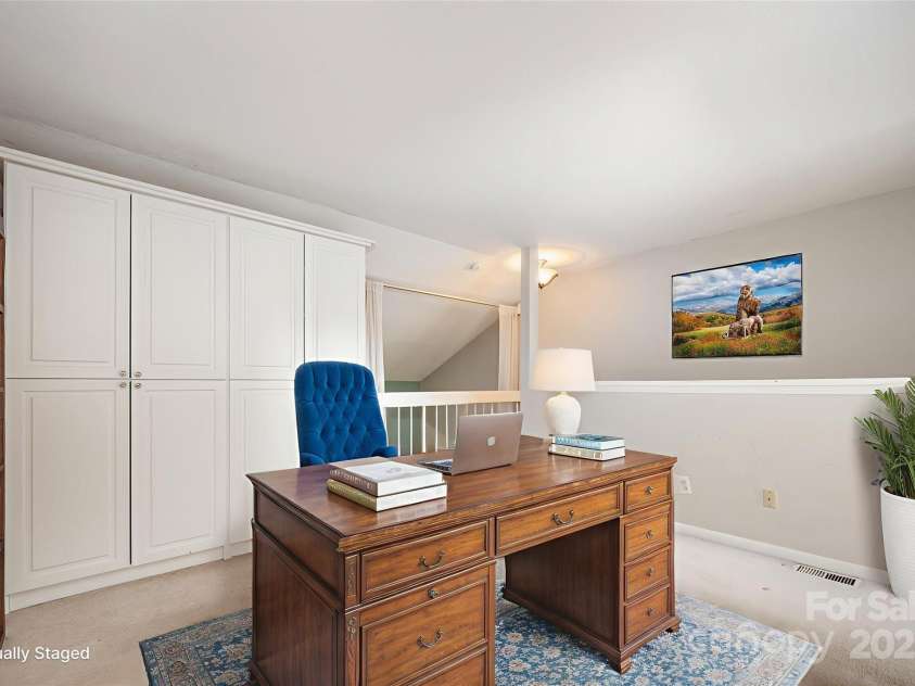 3131 Heathstead Place, Charlotte, NC 28210.  MLS# CAR4252904, YatesRealty ID 30066. 