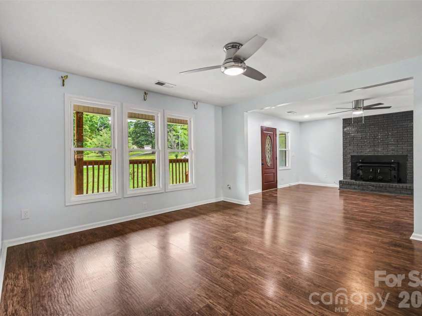 9902 Forest Drive, Charlotte, NC 28216.  MLS# CAR4391851, YatesRealty ID 30066. 