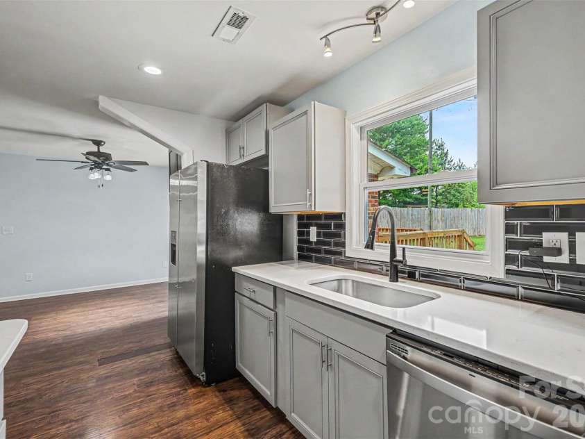 9902 Forest Drive, Charlotte, NC 28216.  MLS# CAR4391851, YatesRealty ID 30066. 