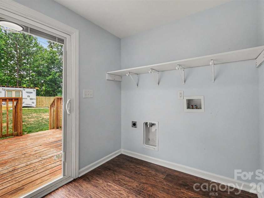 9902 Forest Drive, Charlotte, NC 28216.  MLS# CAR4391851, YatesRealty ID 30066. 
