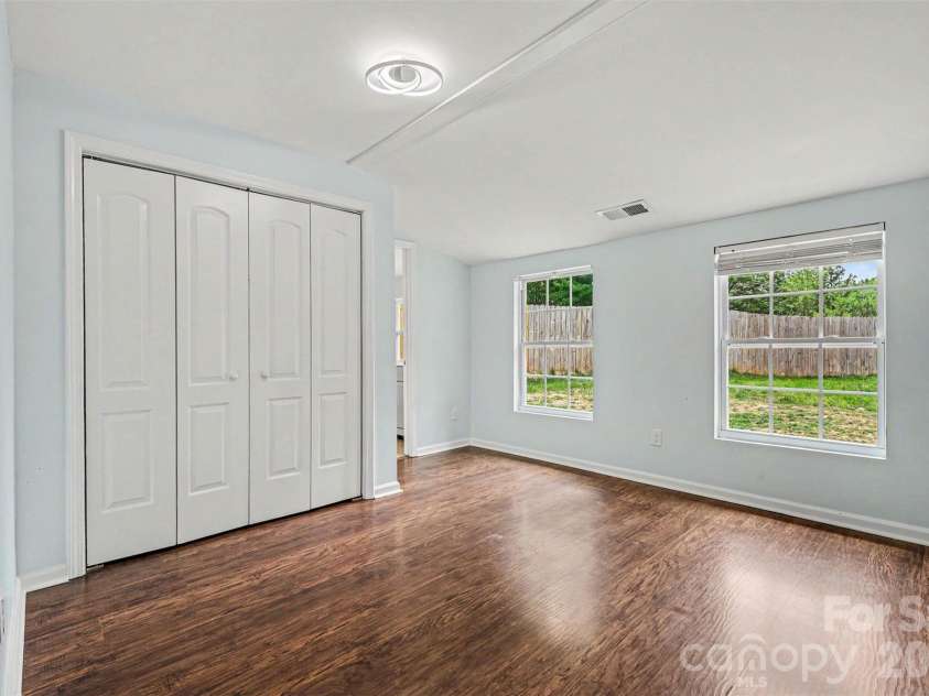 9902 Forest Drive, Charlotte, NC 28216.  MLS# CAR4391851, YatesRealty ID 30066. 