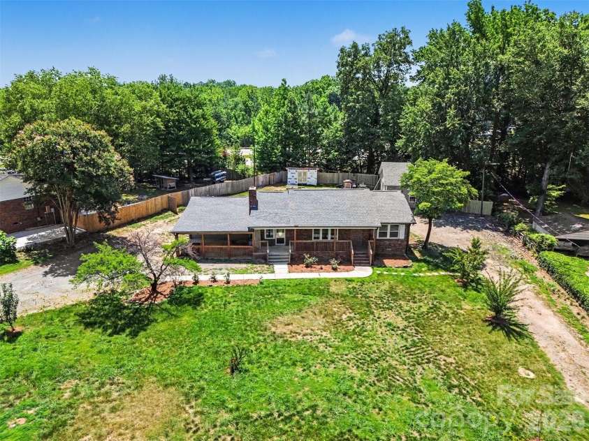 9902 Forest Drive, Charlotte, NC 28216.  MLS# CAR4391851, YatesRealty ID 30066. 