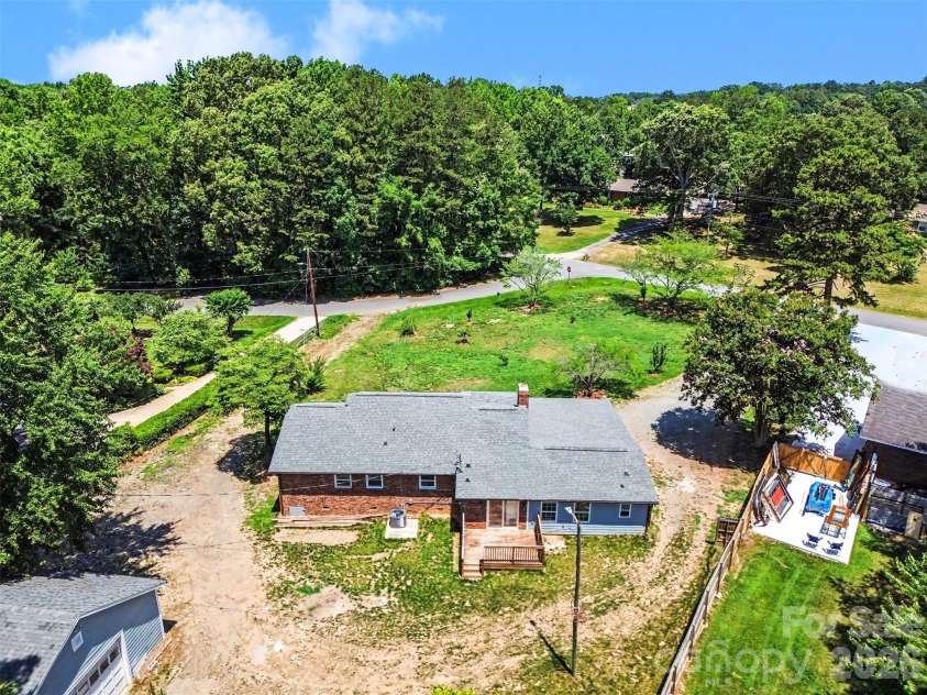 9902 Forest Drive, Charlotte, NC 28216.  MLS# CAR4391851, YatesRealty ID 30066. 