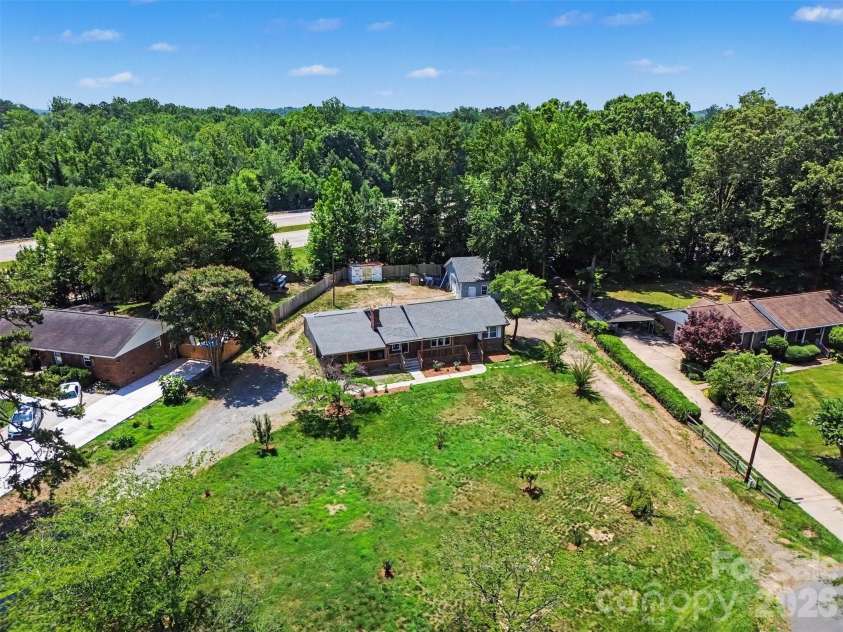 9902 Forest Drive, Charlotte, NC 28216.  MLS# CAR4391851, YatesRealty ID 30066. 