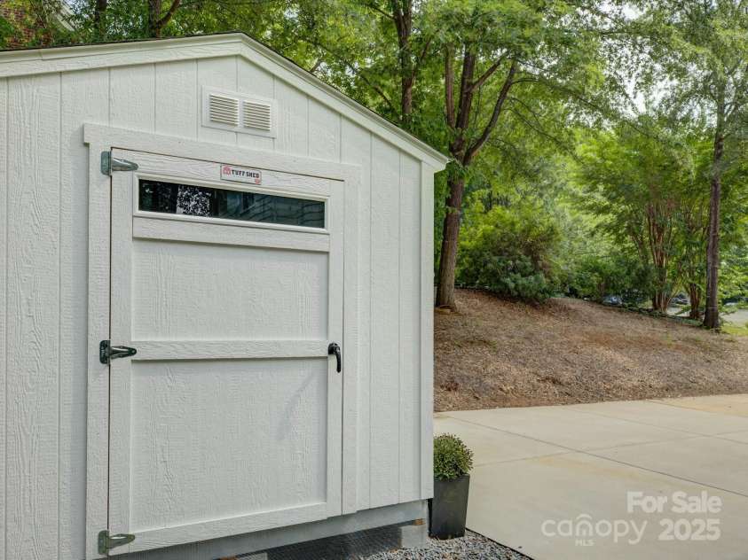 3305 Moreland Court, Fort Mill, SC 29715.  MLS# CAR4280081, YatesRealty ID 30068. 