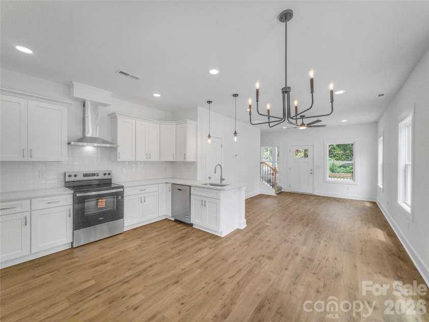 825 Arch Street, Lancaster, SC 29720.  MLS# CAR4385585, YatesRealty ID 30068. 