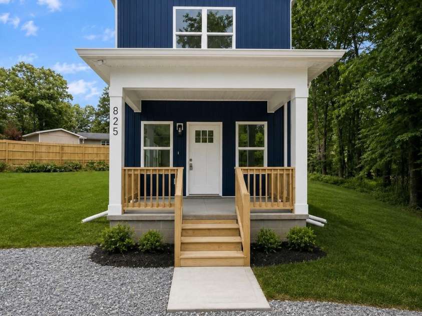 825 Arch Street, Lancaster, SC 29720.  MLS# CAR4385585, YatesRealty ID 30068. *virtually added grass