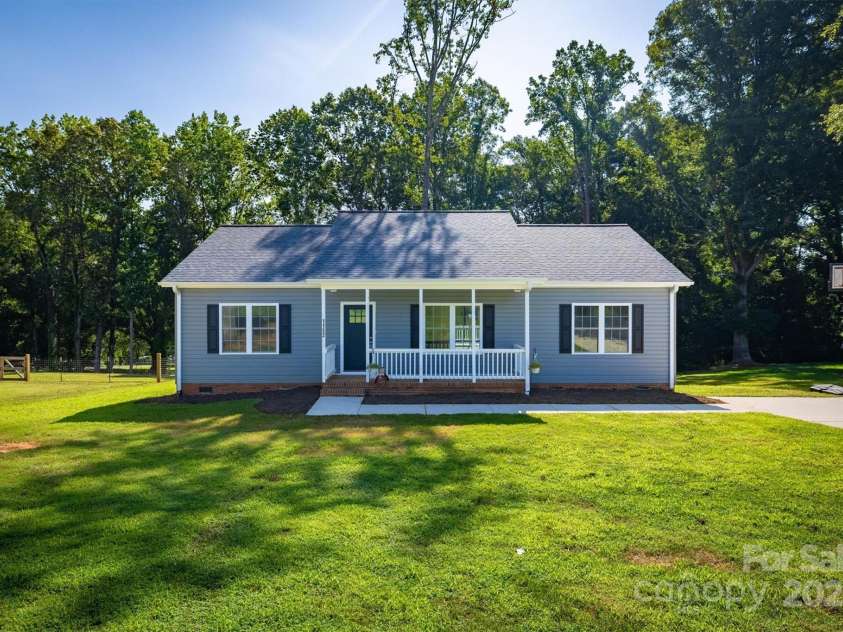 1152 Long Drive, Newton, NC 28658.  MLS# CAR4278752, YatesRealty ID 30069. 