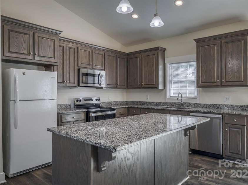 1152 Long Drive, Newton, NC 28658.  MLS# CAR4278752, YatesRealty ID 30069. Granite Countertops