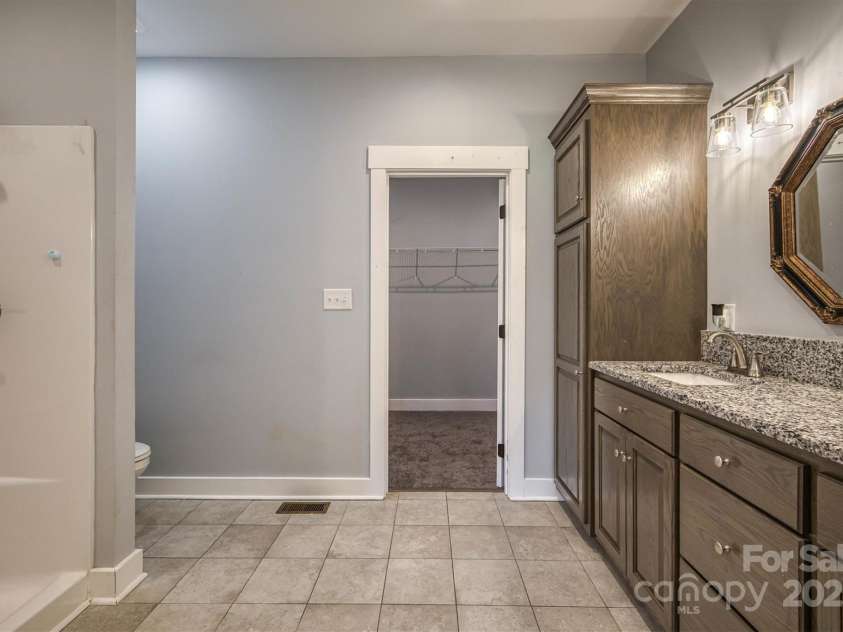 1152 Long Drive, Newton, NC 28658.  MLS# CAR4278752, YatesRealty ID 30069. Primary Bathroom/ Walk-In Closet