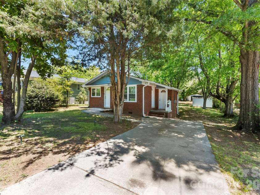 251 Salem Street, Concord, NC 28025.  MLS# CAR4390081, YatesRealty ID 30069. 