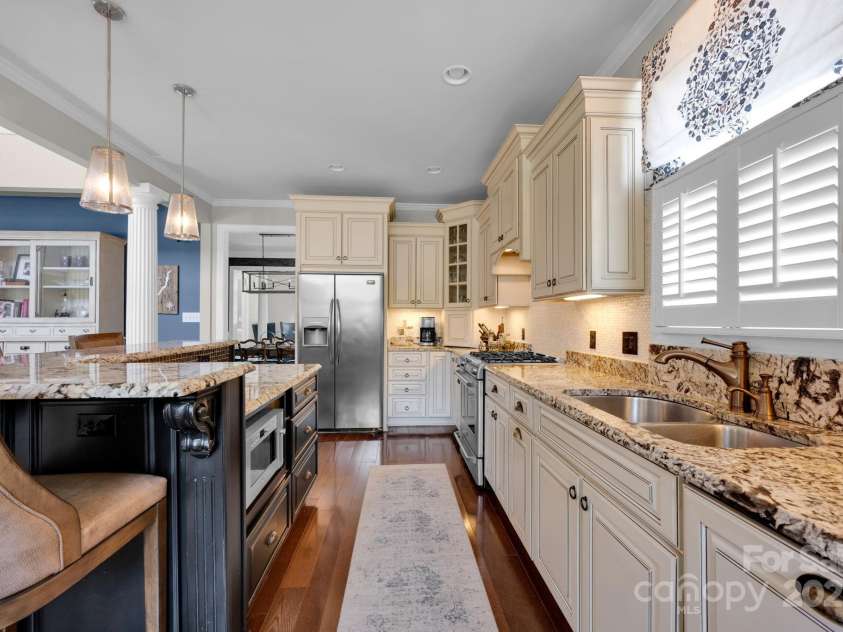 19577 Meta Road, Cornelius, NC 28031.  MLS# CAR4301112, YatesRealty ID 3007. Kitchen