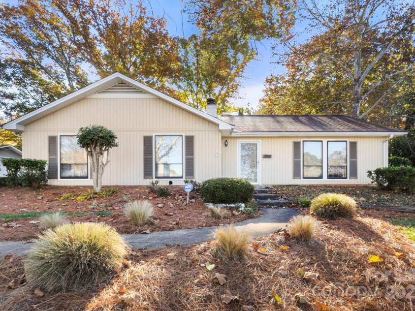 2325 Pinehaven Drive, Gastonia, NC 28054.  MLS# CAR4320832, YatesRealty ID 3007. 