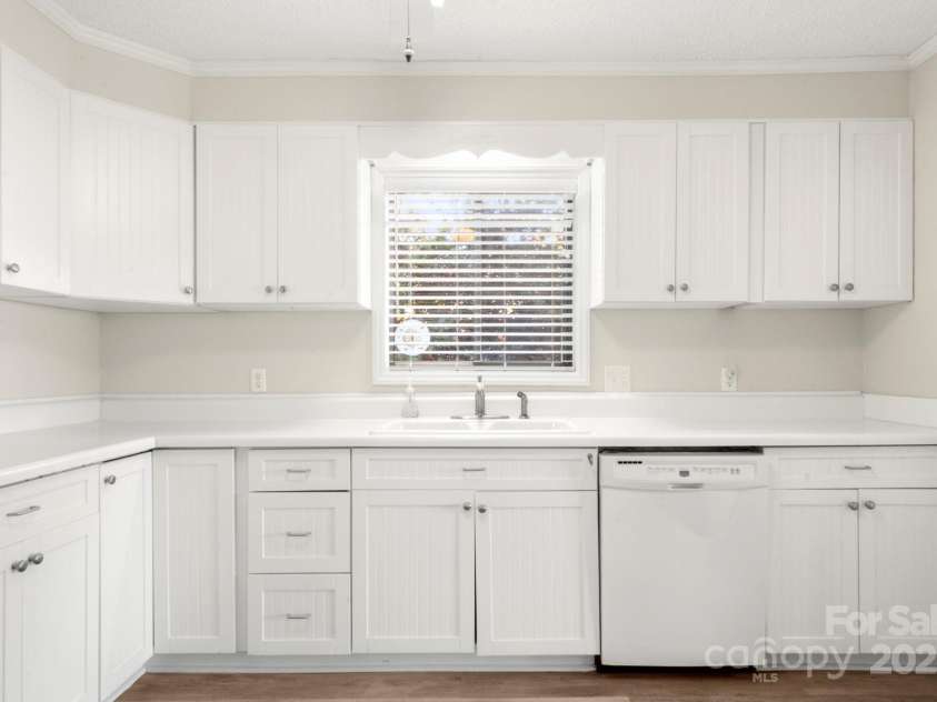 2325 Pinehaven Drive, Gastonia, NC 28054.  MLS# CAR4320832, YatesRealty ID 3007. 