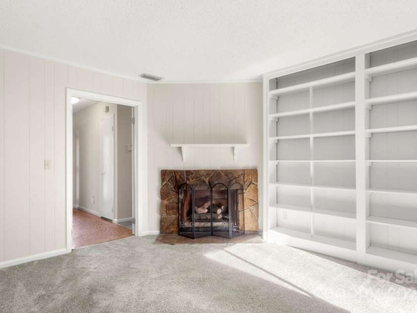 2325 Pinehaven Drive, Gastonia, NC 28054.  MLS# CAR4320832, YatesRealty ID 3007. 