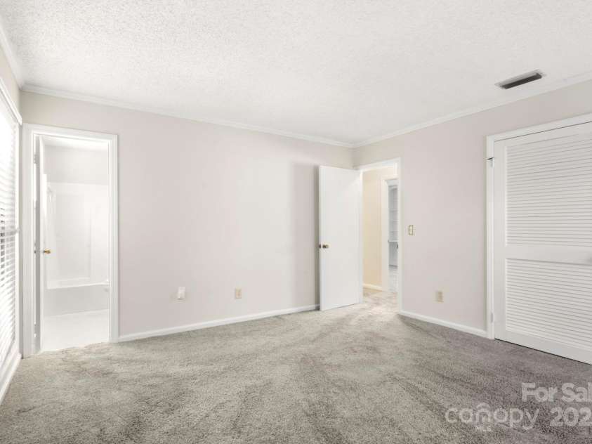 2325 Pinehaven Drive, Gastonia, NC 28054.  MLS# CAR4320832, YatesRealty ID 3007. 