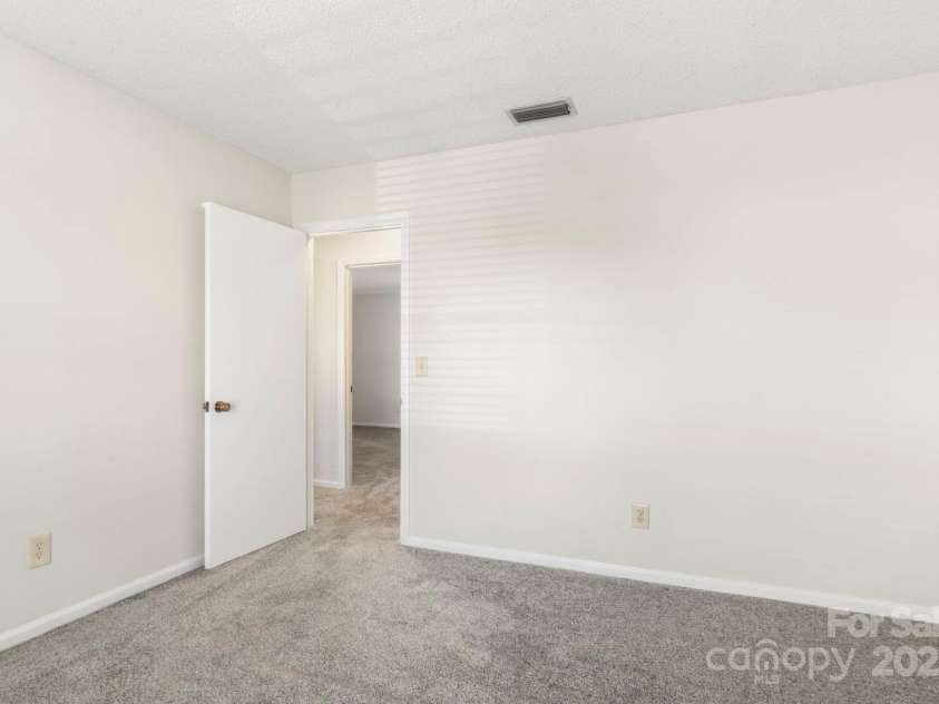 2325 Pinehaven Drive, Gastonia, NC 28054.  MLS# CAR4320832, YatesRealty ID 3007. 