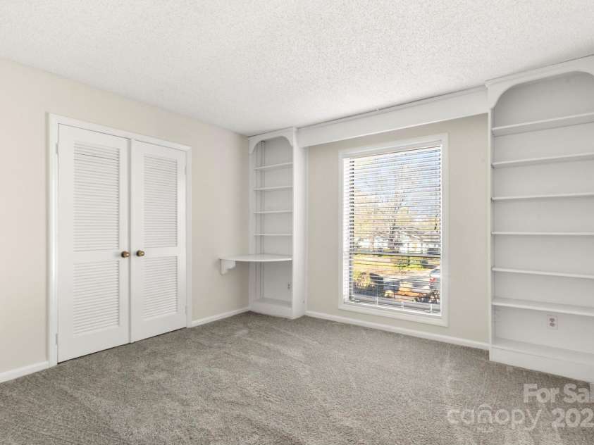 2325 Pinehaven Drive, Gastonia, NC 28054.  MLS# CAR4320832, YatesRealty ID 3007. 