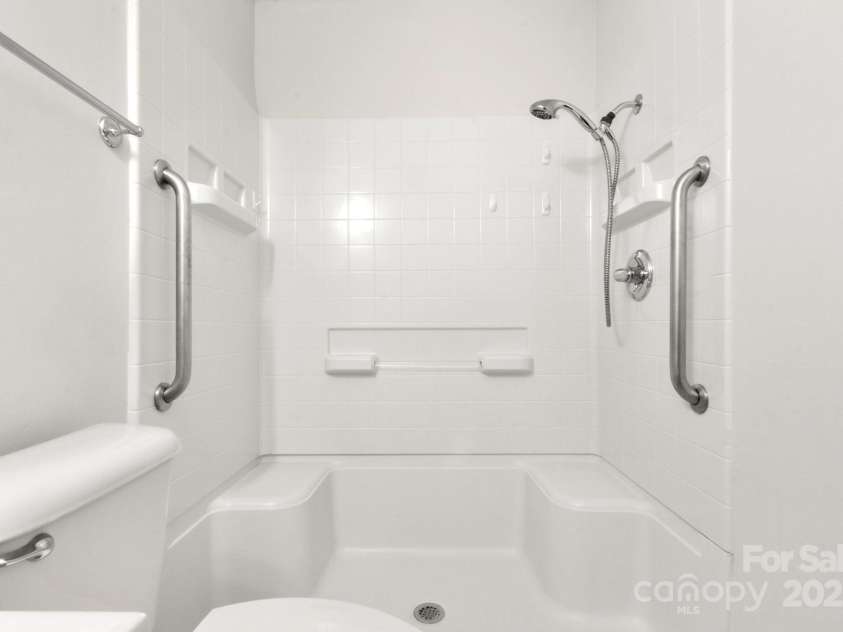 2325 Pinehaven Drive, Gastonia, NC 28054.  MLS# CAR4320832, YatesRealty ID 3007. 