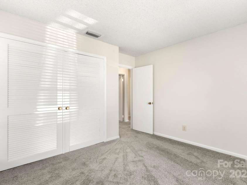 2325 Pinehaven Drive, Gastonia, NC 28054.  MLS# CAR4320832, YatesRealty ID 3007. 