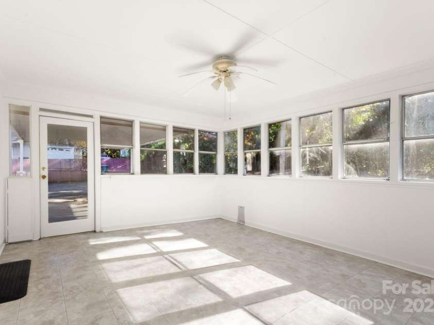 2325 Pinehaven Drive, Gastonia, NC 28054.  MLS# CAR4320832, YatesRealty ID 3007. 