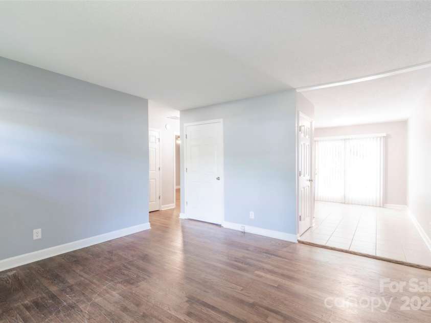 3331 Erskine Drive, Charlotte, NC 28205.  MLS# CAR4285046, YatesRealty ID 30070. 