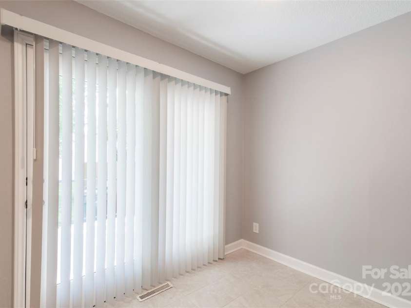 3331 Erskine Drive, Charlotte, NC 28205.  MLS# CAR4285046, YatesRealty ID 30070. 
