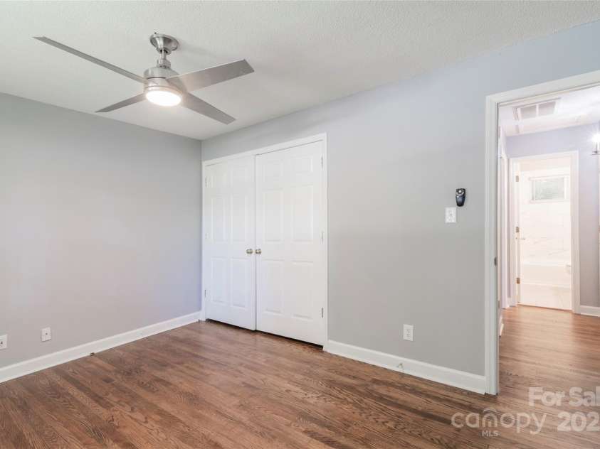3331 Erskine Drive, Charlotte, NC 28205.  MLS# CAR4285046, YatesRealty ID 30070. 