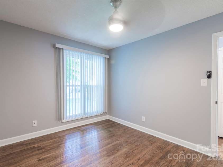 3331 Erskine Drive, Charlotte, NC 28205.  MLS# CAR4285046, YatesRealty ID 30070. 