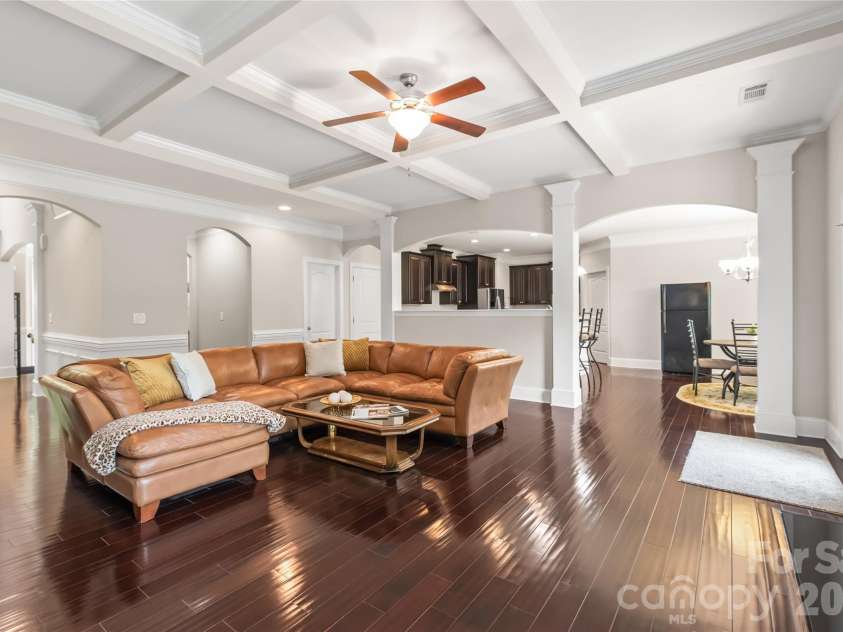 4606 Pebble Run Drive, Matthews, NC 28105.  MLS# CAR4387948, YatesRealty ID 30070. 