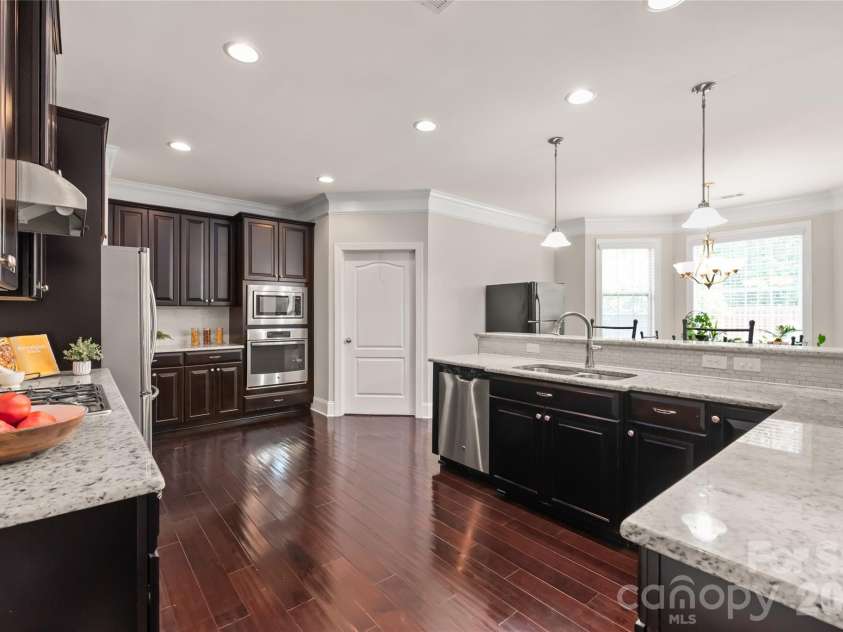 4606 Pebble Run Drive, Matthews, NC 28105.  MLS# CAR4387948, YatesRealty ID 30070. 