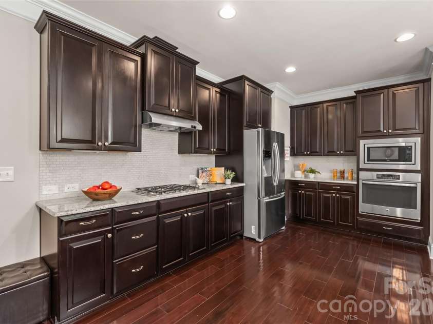 4606 Pebble Run Drive, Matthews, NC 28105.  MLS# CAR4387948, YatesRealty ID 30070. 