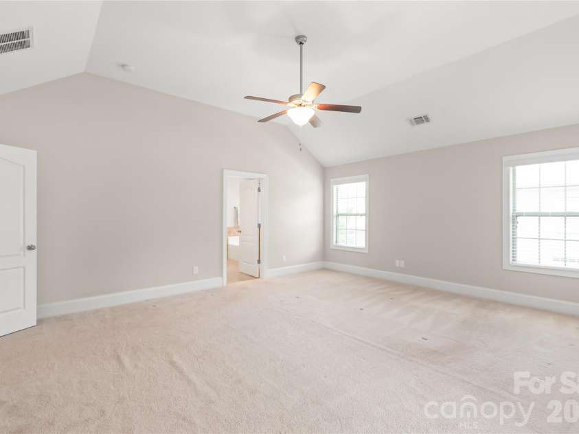 4606 Pebble Run Drive, Matthews, NC 28105.  MLS# CAR4387948, YatesRealty ID 30070. 