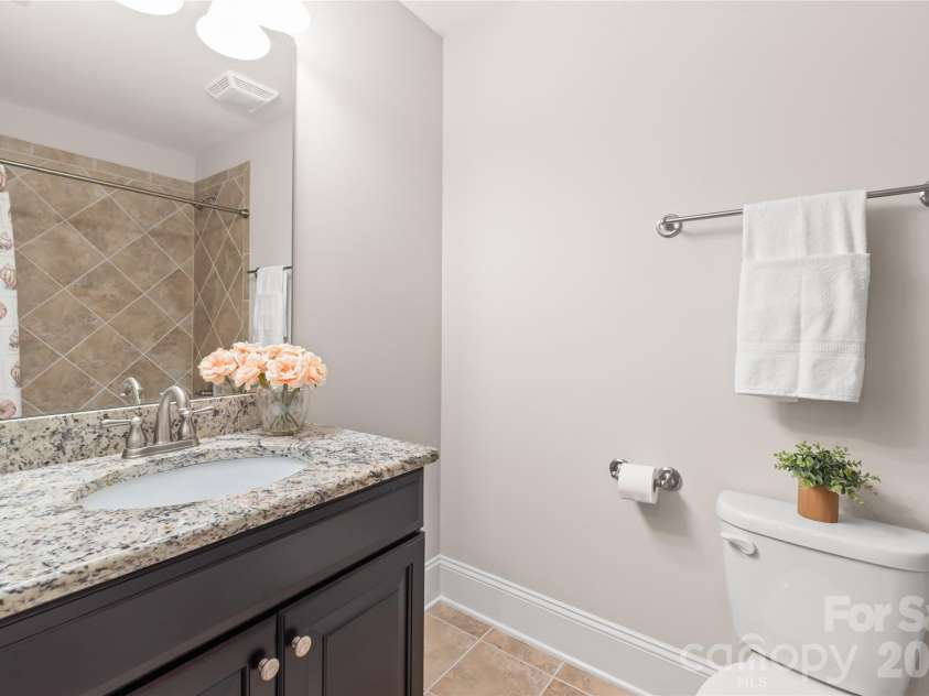 4606 Pebble Run Drive, Matthews, NC 28105.  MLS# CAR4387948, YatesRealty ID 30070. 