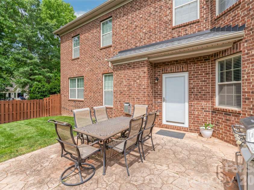 4606 Pebble Run Drive, Matthews, NC 28105.  MLS# CAR4387948, YatesRealty ID 30070. 
