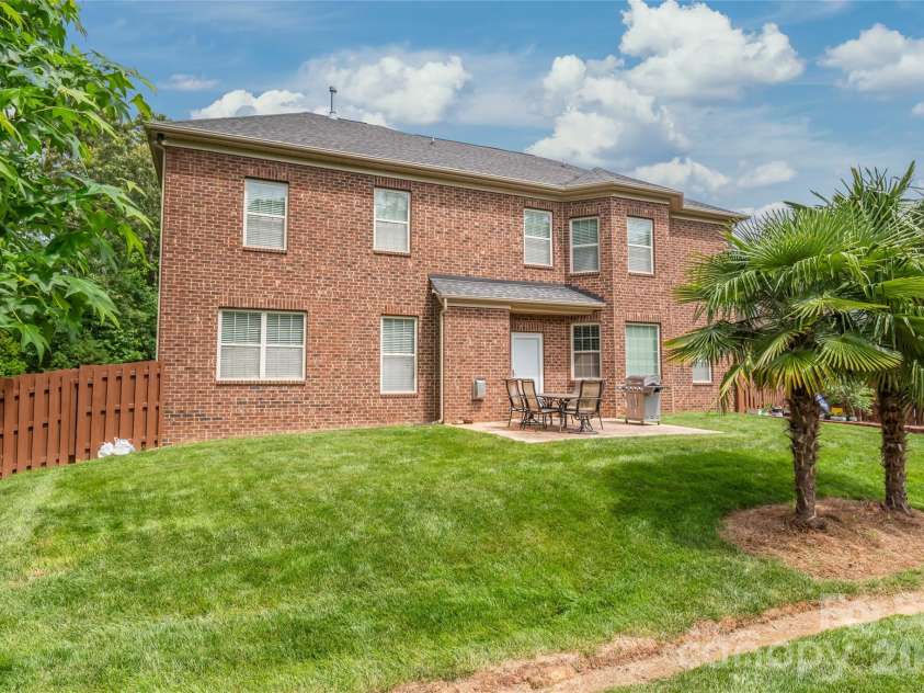 4606 Pebble Run Drive, Matthews, NC 28105.  MLS# CAR4387948, YatesRealty ID 30070. 