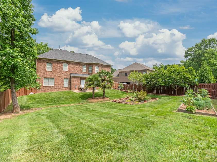 4606 Pebble Run Drive, Matthews, NC 28105.  MLS# CAR4387948, YatesRealty ID 30070. 