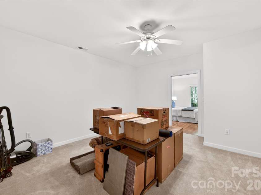 8847 Grand Oak Drive, Charlotte, NC 28277.  MLS# CAR4386922, YatesRealty ID 30071. Flex Space 