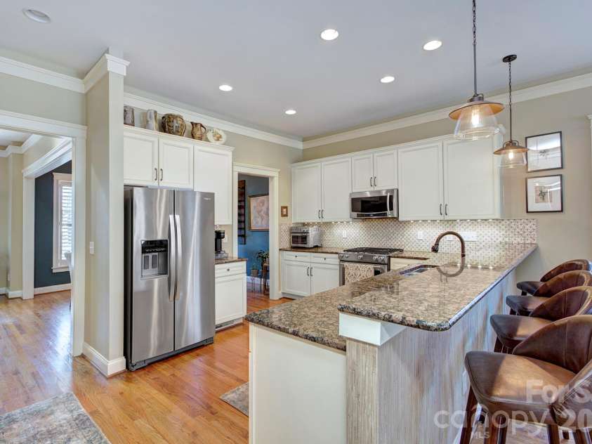 14619 Holly Springs Drive, Huntersville, NC 28078.  MLS# CAR4345807, YatesRealty ID 30073. Updated kitchen