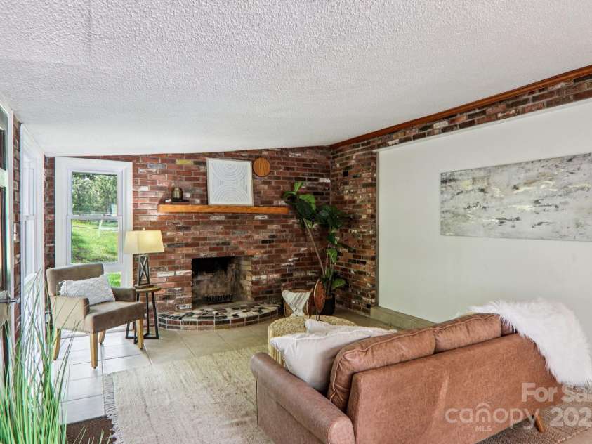 324 Old Leicester Highway, Asheville, NC 28806.  MLS# CAR4223880, YatesRealty ID 30073. Light Filled Den